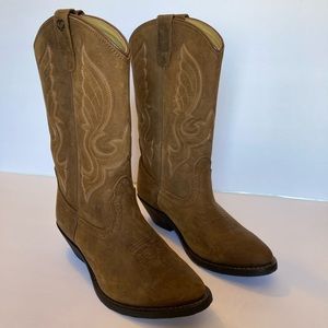 Shyanne “Heritage” Women’s boot. Size 8.